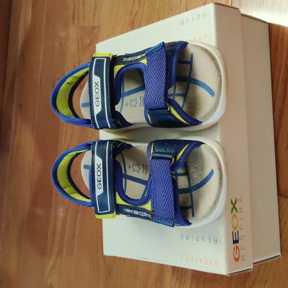 Geox toddler boys lights up sandals - Picture 2 of 5